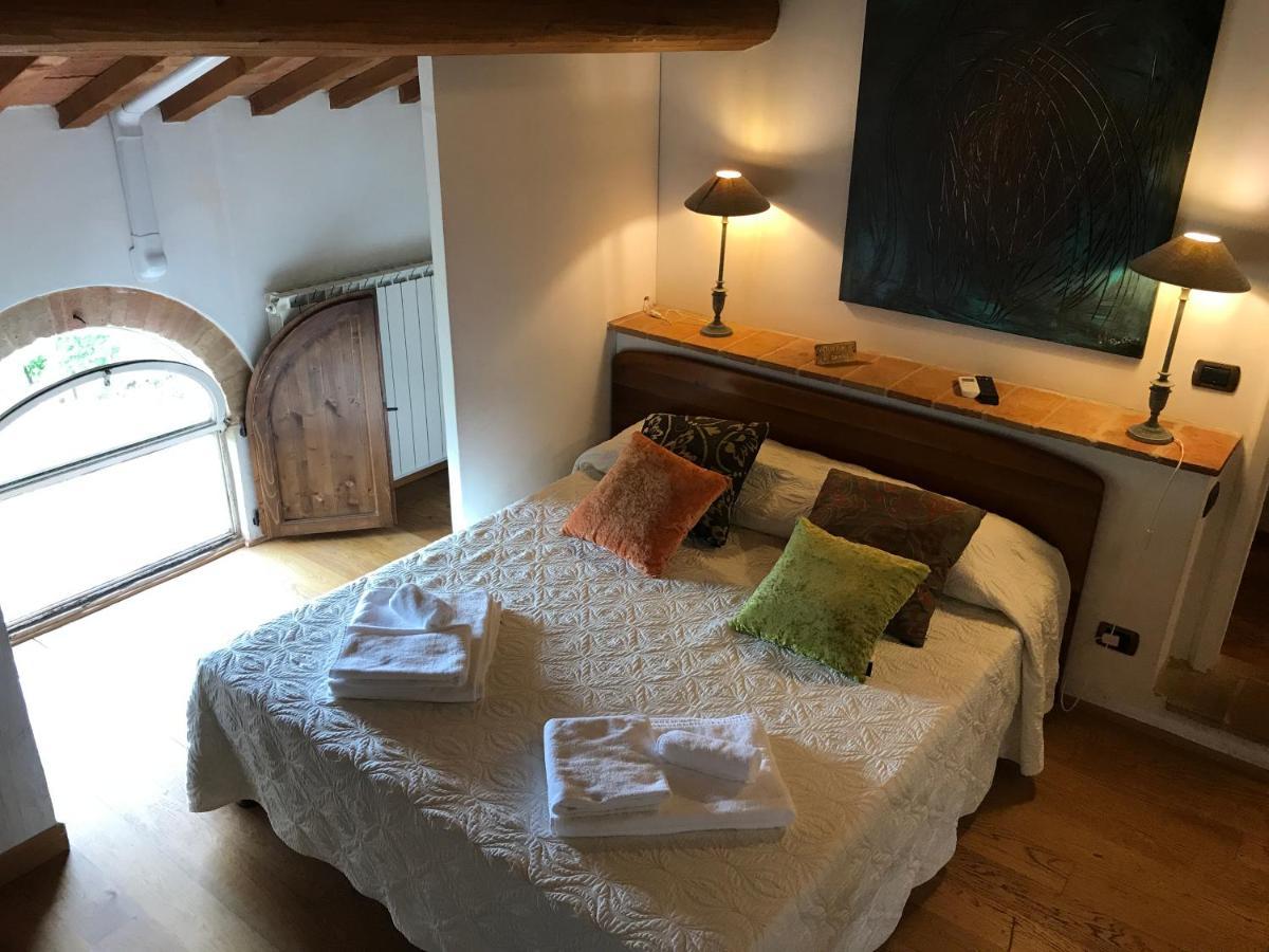 Bed and Breakfast L'Albero Di Gamelì Chiusi Exterior foto